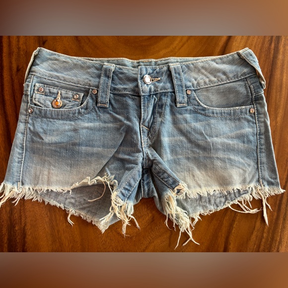 True Religion Denim Shorts Jeweled Hardware Sz 26 - Picture 2 of 4